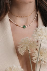 Image 3 of Raccontami ⭑ 2.0 ✤ Olivine micro gold ✤ collana in perle di fiume ovali leggermente irregolari