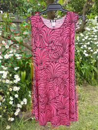 Red/black petal Swing Top