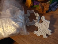 Image 2 of IDV Peeper Cookie Cutter