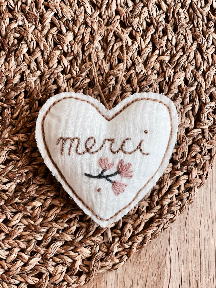 Image of Broderie - Cœur blanc Merci - Cadeau fin d’année maitresse