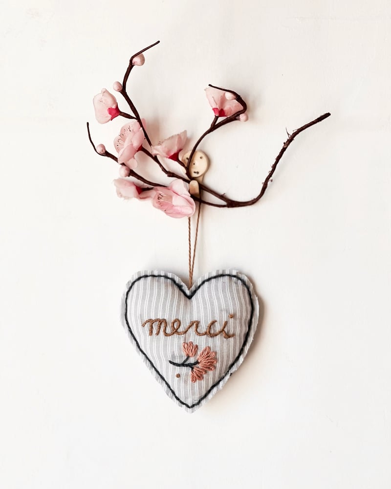 Image of Broderie - Coeur rayures céladon Merci - Cadeau fin d’année maitresse