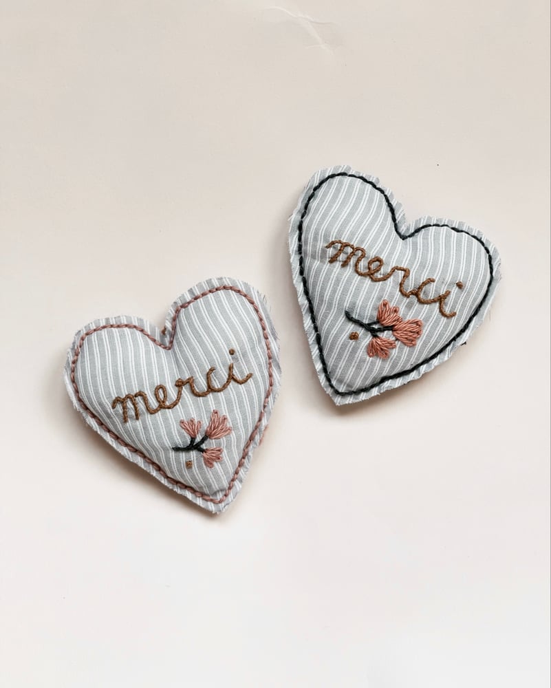 Image of Broderie - Coeur rayures céladon Merci - Cadeau fin d’année maitresse