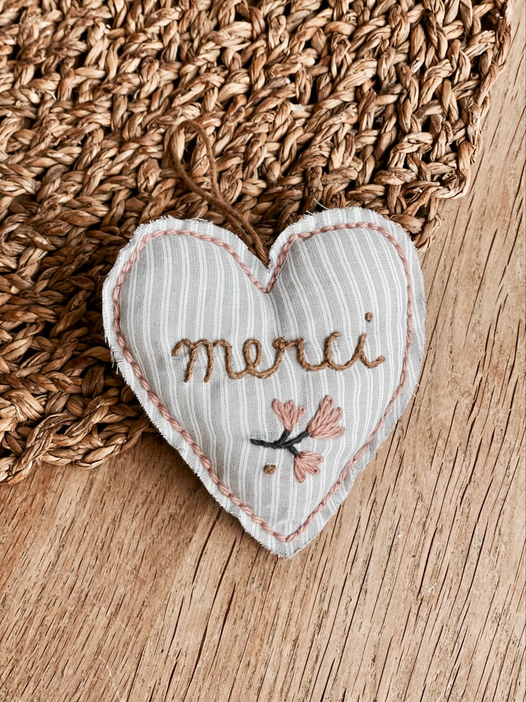 Image of Broderie - Coeur rayures céladon Merci - Cadeau fin d’année maitresse