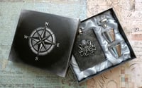 Image 2 of STEAMPUNK 7oz HIP FLASK IN GIFT BOX SET