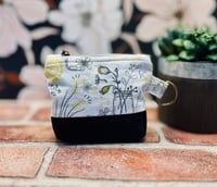 Buzz & Glow Coin Purse- Tinto’s Grab & Glow