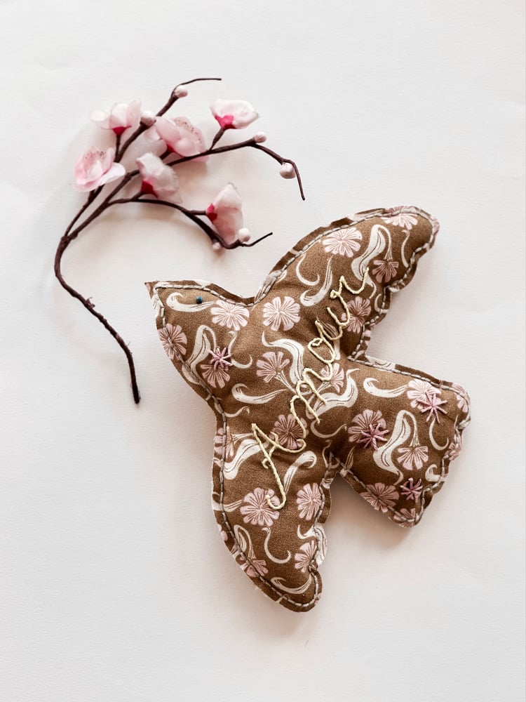 Image of Broderie - Bel oiseau Amour 