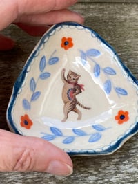 Image 2 of Dancing Cat Trinket Dish