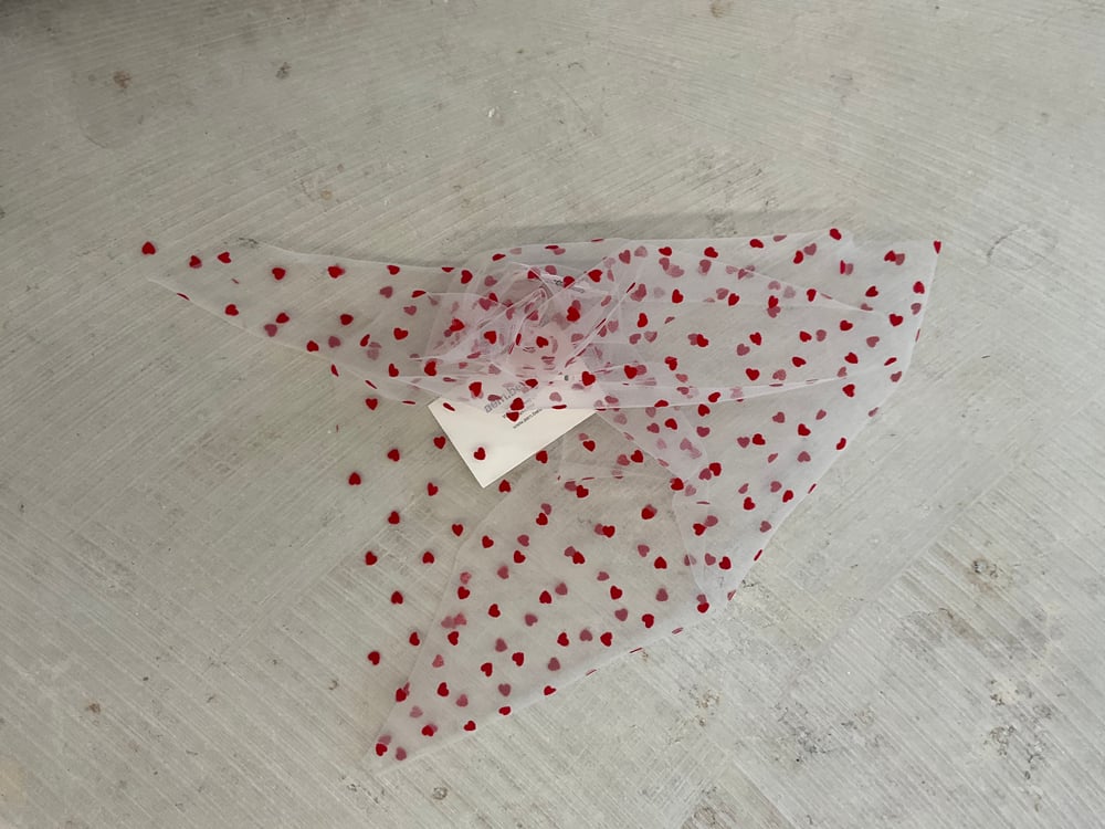 Soft tulle triangle scarf with hearts