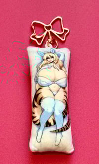 Image 1 of Kiwi Dakimakura Keychain