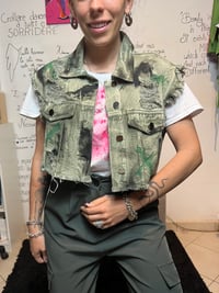 Image 4 of Gilet crop di jeans verde militare