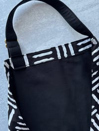 Image 4 of Ankara Apron, African Print Apron, Tribal Print Apron, Kitchen Apron, Black and White Dash
