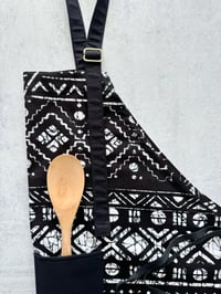 Image 5 of Ankara Apron, African Print Apron, Tribal Print Apron, Kitchen Apron, Black and White Tribal