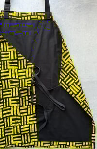 Image 5 of Ankara Apron, African Print Apron, Tribal Print Apron, Kitchen Apron, Black and Yellow Dashes