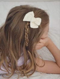 Image 2 of Embroidery Beige Daisy 