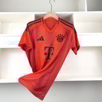 Image 7 of Bayern Munich 24-25 Home
