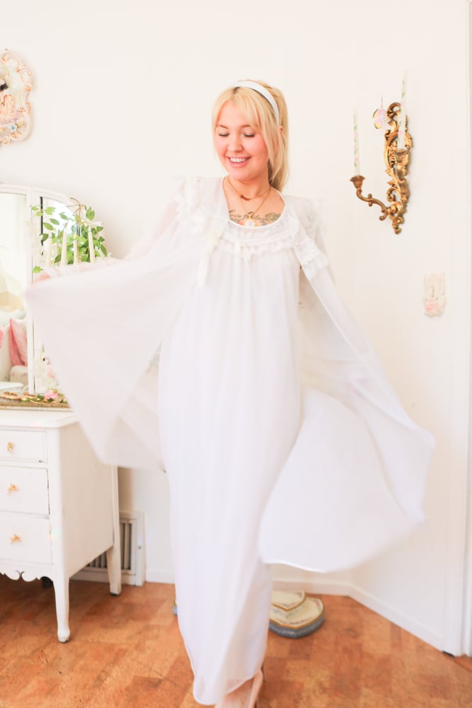 Image of Vintage 1970s Shadowline Babydoll Peignoir Set (Small)