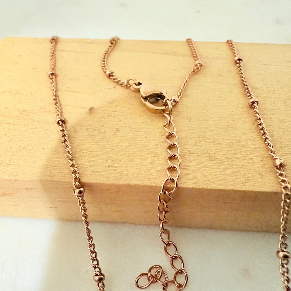 Image of Sideways Bead Chain in Rose Gold tone. Pack of 4 Chains