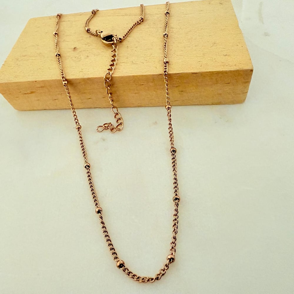 Image of Sideways Bead Chain in Rose Gold tone. Pack of 4 Chains