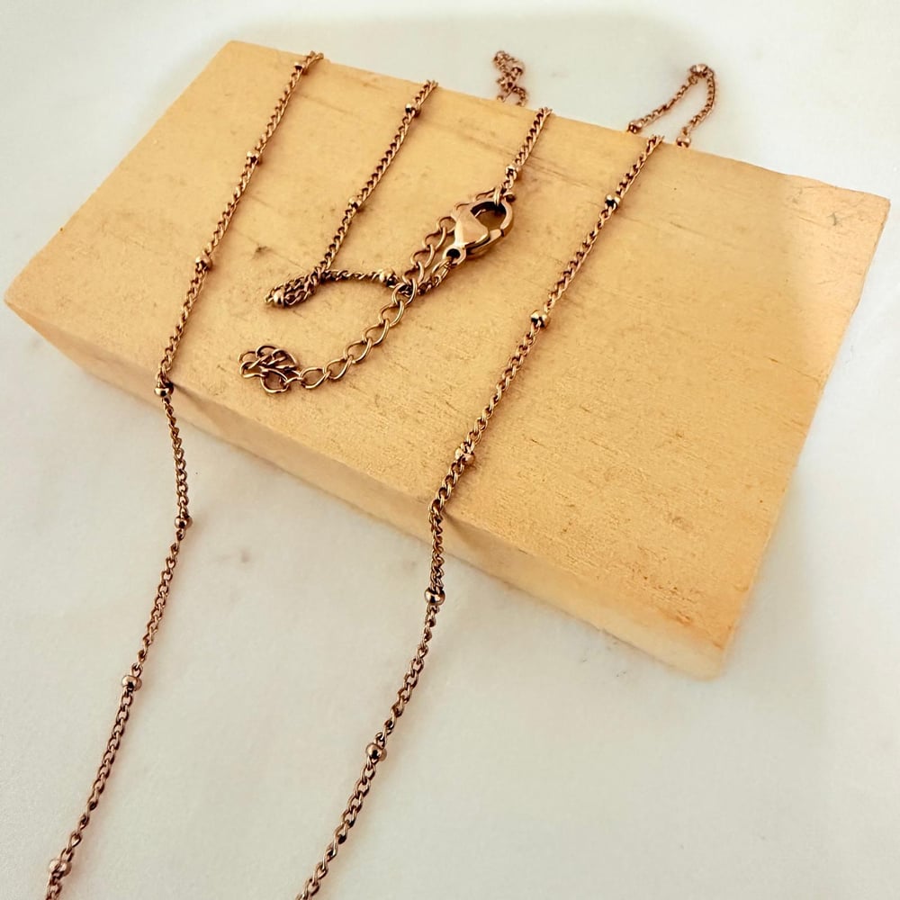 Image of Sideways Bead Chain in Rose Gold tone. Pack of 4 Chains