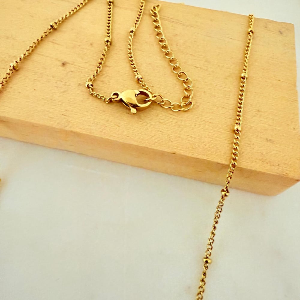 Image of Sideways Bead Chain in Gold tone. Pack of 4 Chains