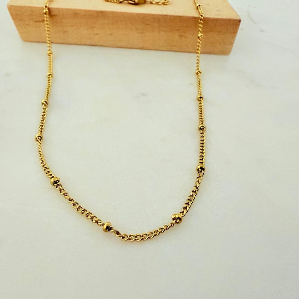 Image of Sideways Bead Chain in Gold tone. Pack of 4 Chains