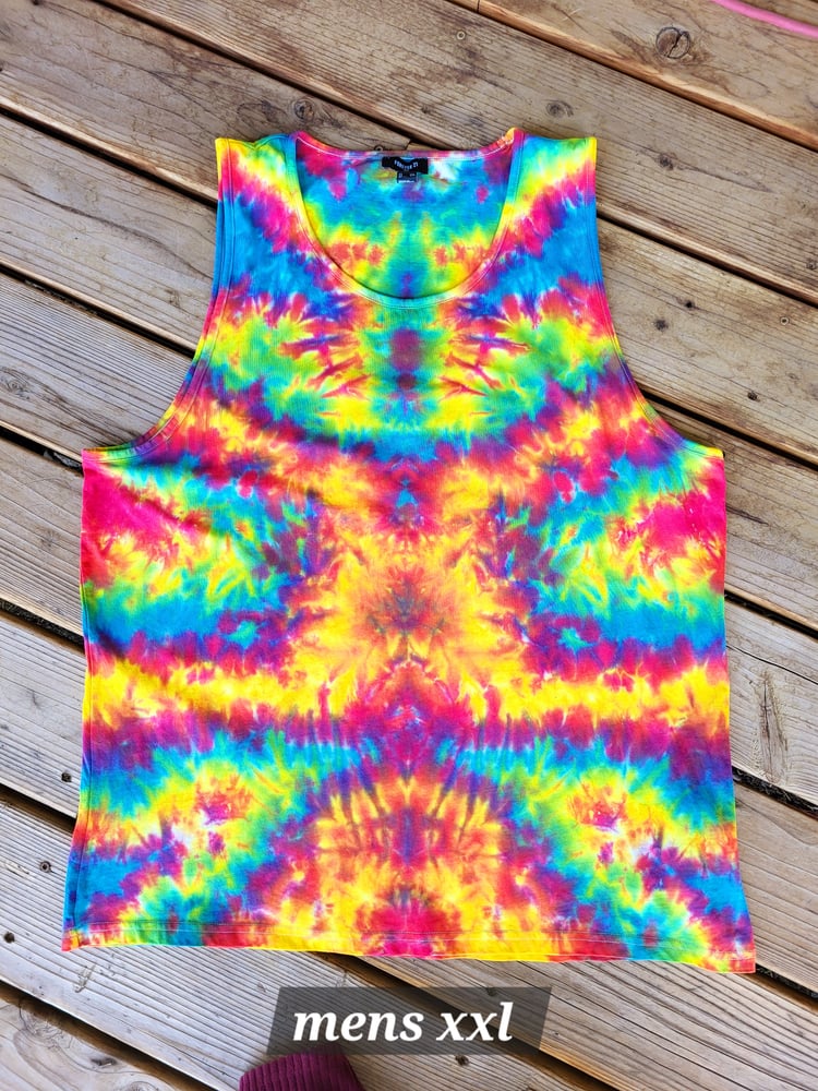 Image of "Firecracker Burst Tank"