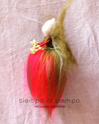 Image 3 of Hada en tonos rojos y verdes