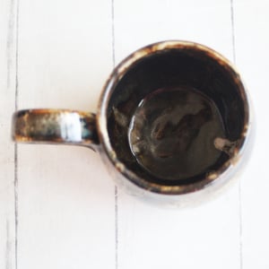 Image of Handmade Mug with Dripping Brown and Toasted Marshmallow Glaze, Made in USA