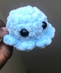Image 2 of Crocheted Mom and baby Octos
