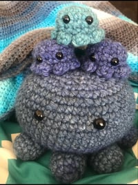 Image 1 of Crocheted Mom and baby Octos