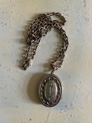 Image of Vintage Sterling chain & locket 