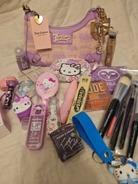 Image 3 of Juicy Couture Vintage Shoulder Bag Makeup Bundle Featuring Hello Kitty 
