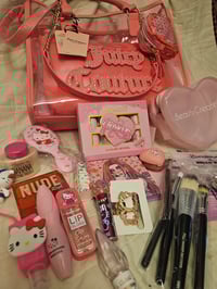 Image 5 of Juicy Couture 3 in 1 Tote Makeup Bundle Featuring Hello Kitty 