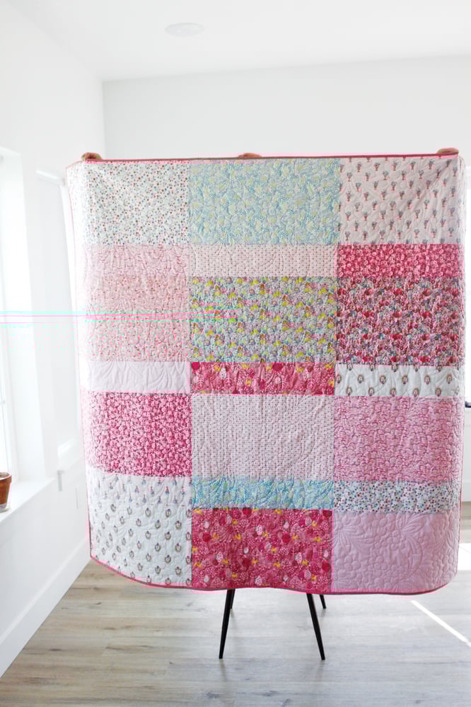 Image of FAT QUARTER BLISS Quilt Pattern