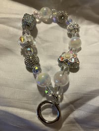 The wedding phone chain