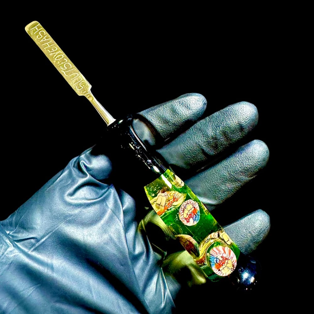 Image of 1/1 SLUTSLOVEHASH x @IANMICHAELGLASS Trippy Brunette Dou Illuminati UV Tool