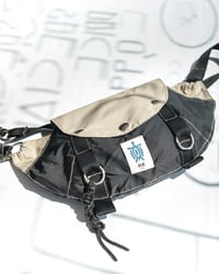Image 1 of FANNY PACK - Black/Beige