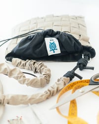 Image 2 of LOOM BAG - Beige/Black 
