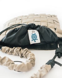 Image 3 of LOOM BAG - Beige/Black 