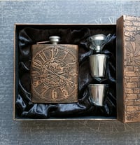 Image 1 of STEAMPUNK HIP FLASK IN GIFT BOX