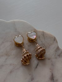 Image 5 of Pearly Heart Plug Custom (Gold)