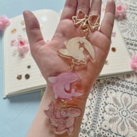 Image 5 of Neapolitan Shark keychain