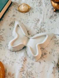 Image 3 of butterly fly away trinket dish