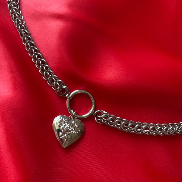 Image of full persian locket necklace 