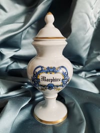 Image 3 of Pot couvert d'apothicaire en porcelaine de Paris // Morphine