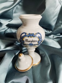 Image 4 of Pot couvert d'apothicaire en porcelaine de Paris // Morphine