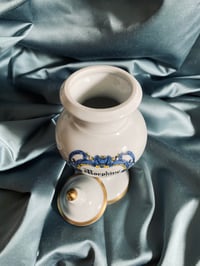 Image 5 of Pot couvert d'apothicaire en porcelaine de Paris // Morphine