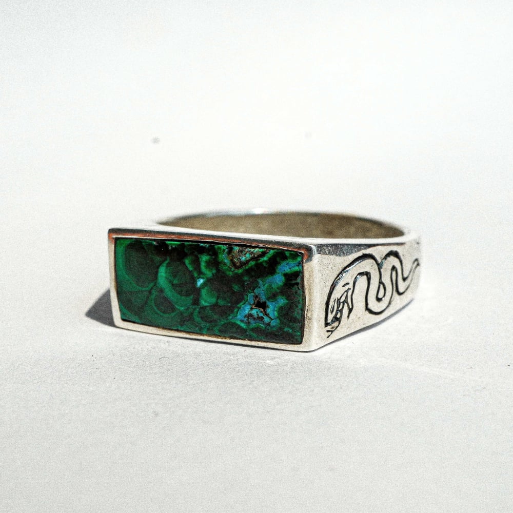 LOST AMIGO MALACHITE SNAKE SIGNET RING - SIZE 13
