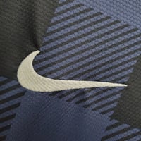 Image 2 of Retro Manchester United 13-14 Third Away