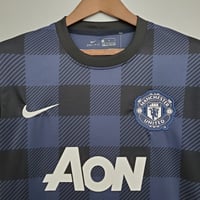 Image 9 of Retro Manchester United 13-14 Third Away